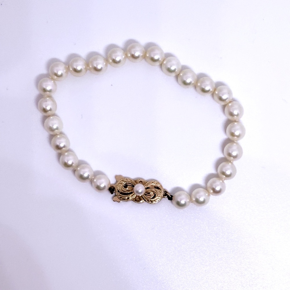 Mikimoto Pearl bracelet 18k 7.5” WOWSA AWESOME